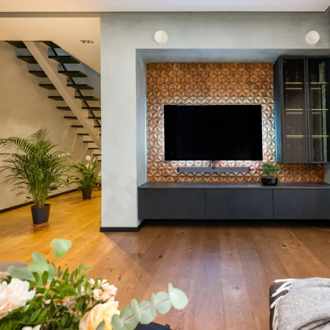 5R9A2009-Edit-1-650x650